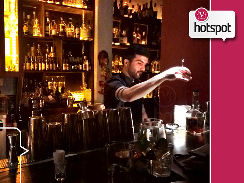 Hot Spot - Baba au rum - VESPER gr Magazine