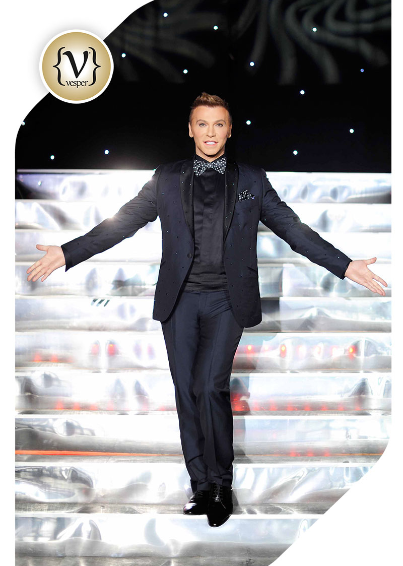 "Σαν κάποιος θίασος" - Τάκης Ζαχαράτος - VESPER gr Magazine