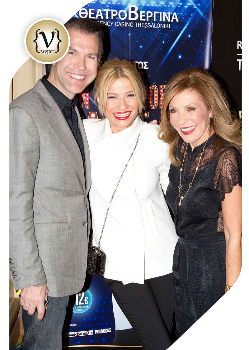 "Σαν κάποιος θίασος" - Τάκης Ζαχαράτος - VESPER gr Magazine