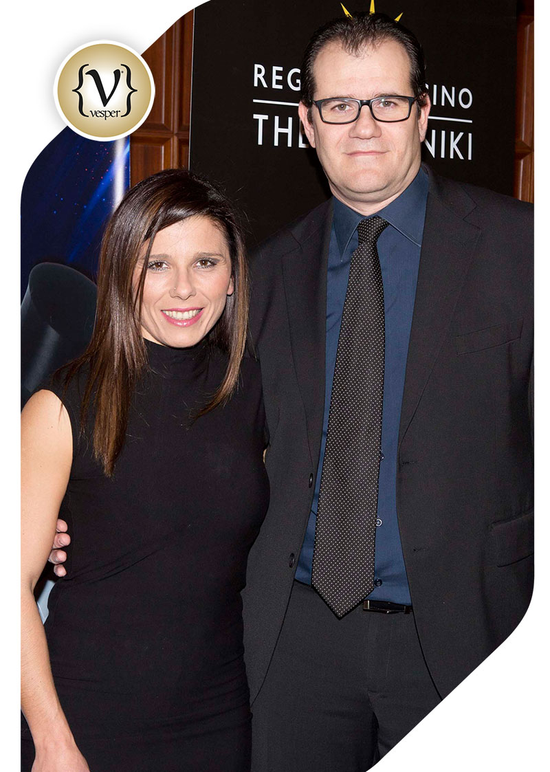 "Σαν κάποιος θίασος" - Τάκης Ζαχαράτος - VESPER gr Magazine