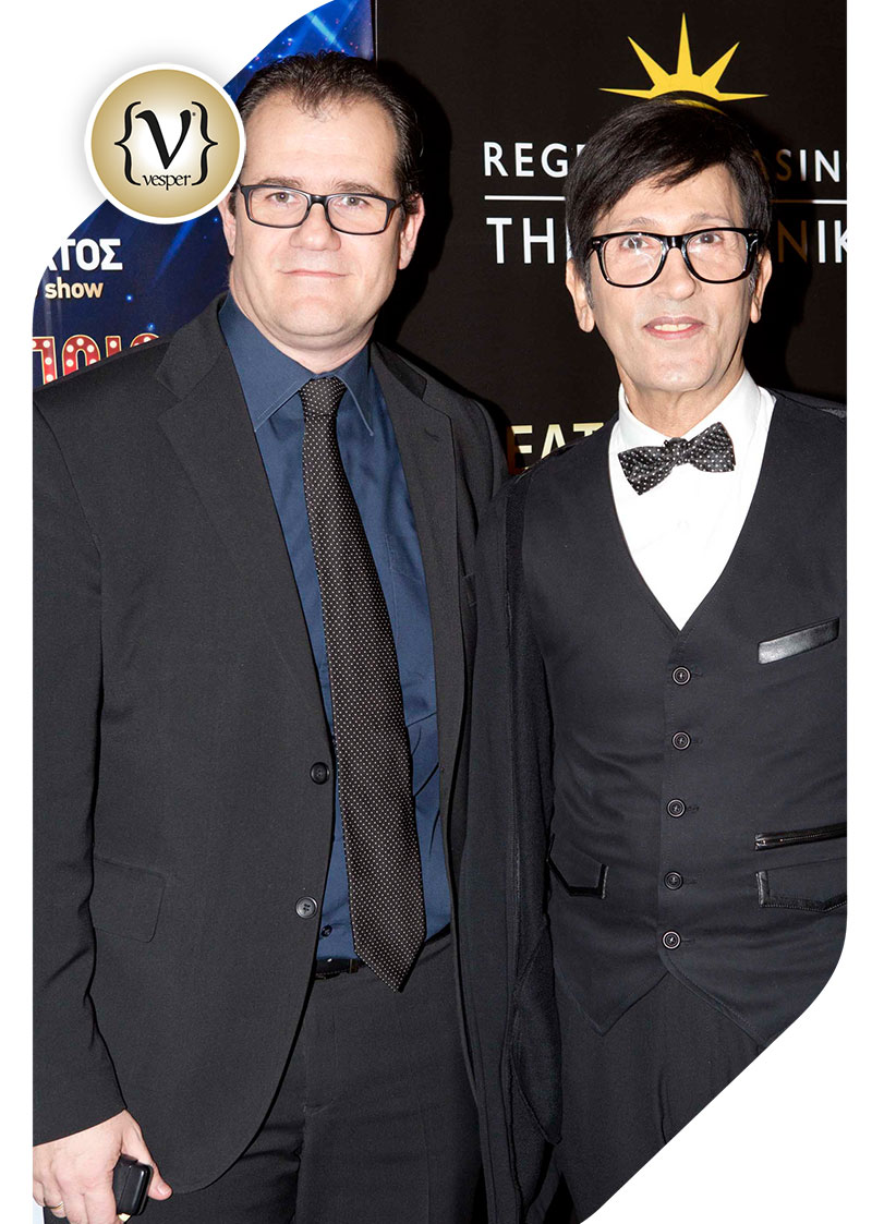 "Σαν κάποιος θίασος" - Τάκης Ζαχαράτος - VESPER gr Magazine