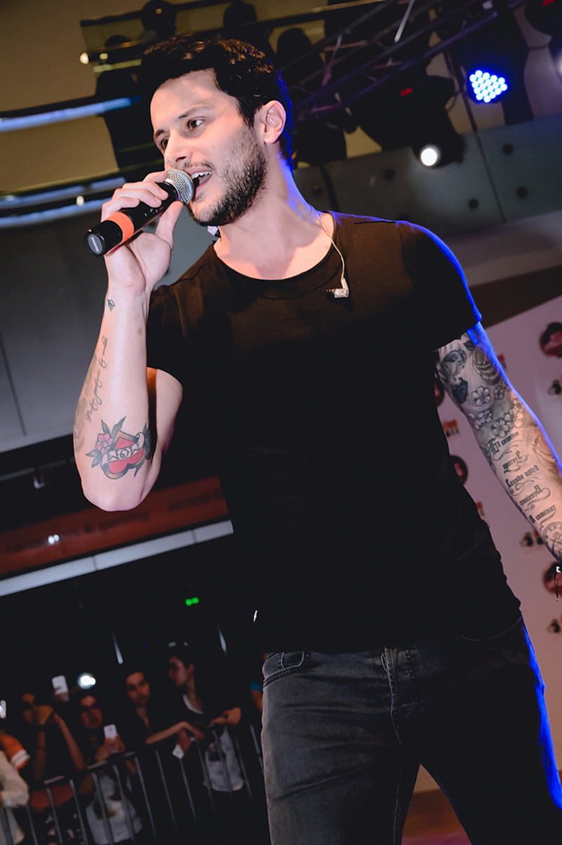 Συναυλία στο Athens Metro Mall - VESPER gr Magazine