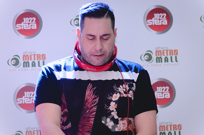 Συναυλία στο Athens Metro Mall - VESPER gr Magazine