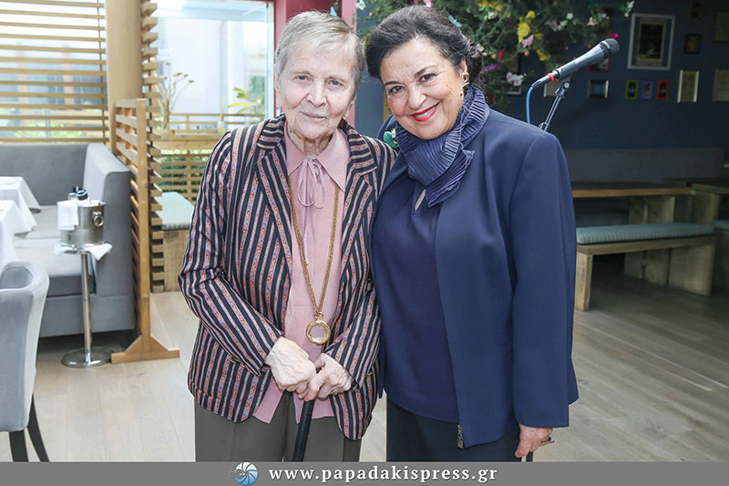 Lunch στο Mezzaluna προς τιμήν της Διευθύντριας της Πινακοθήκης