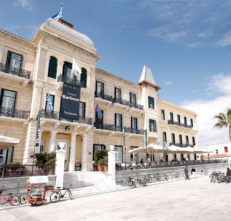 Ολοκληρώθηκε με επιτυχία το 4ο Tweed Run στις Σπέτσες