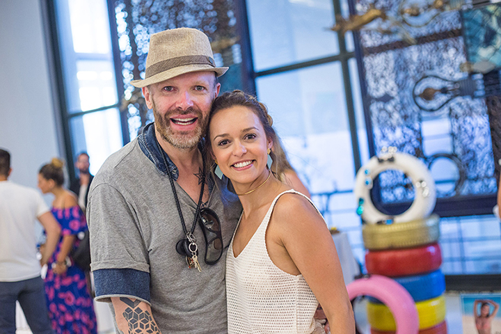 Ένα λαμπερό Andydote Mid-Season Party