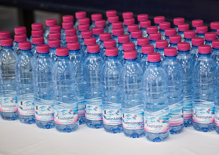 Ένα λαμπερό Andydote Mid-Season Party