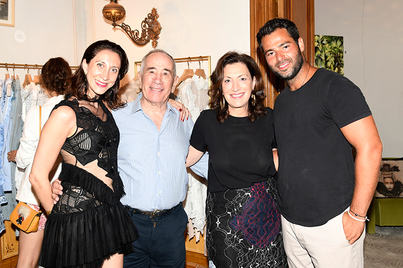 Ο Jonathan Simkhai στο Concept Pop-Up Store ENNY MONACO στη Μύκονο