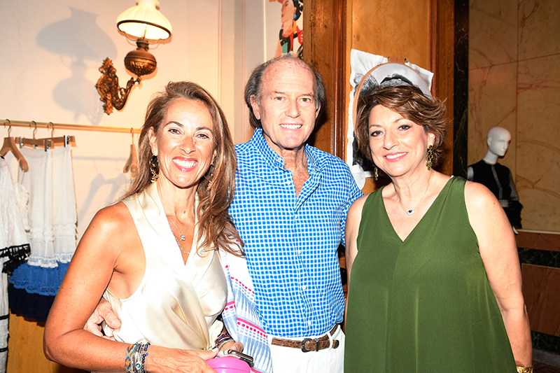 Ο Jonathan Simkhai στο Concept Pop-Up Store ENNY MONACO στη Μύκονο