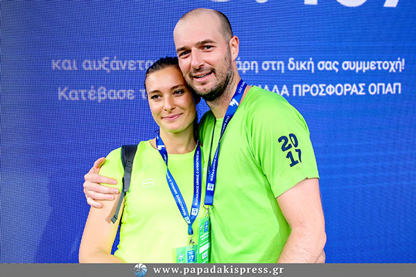 Πόλος έλξης κόσμου ήταν για ακόμη μία χρονιά το κεντρικό περίπτερο του ΟΠΑΠ στο χωριό των χορηγών. Πλήθος κόσμου επισκέφθηκε το περίπτερο και φωτογραφήθηκε για να ενισχύσει τη συνεισφορά στα δύο παιδιατρικά νοσοκομεία. Για κάθε φωτογραφία ο ΟΠΑΠ προσέφερε επιπλέον 2 ευρώ στο έργο ανακαίνισης. Μεταξύ άλλων παρευρέθησαν οι αθλητές της ΚΑΕ Παναθηναϊκός Superfoods Θανάσης Αντετοκούνμπο και Κένι Γκάμπριελ, της ΚΑΕ ΑΕΚ Τσινεμέλου Ελονού και Νίκος Ρογκαβόπουλος και ο Παραολυμπιονίκης Γιάννης Κωστάκης.