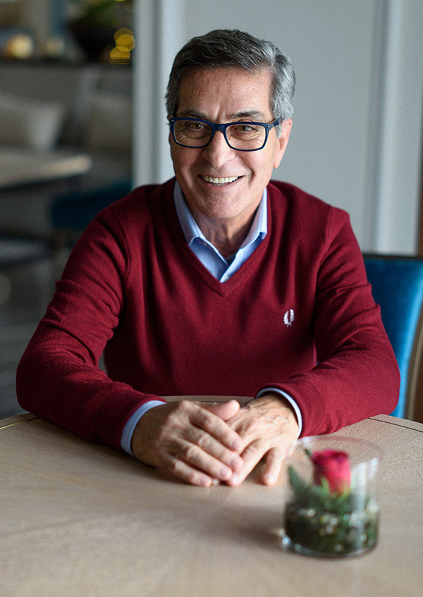 Ο Αχιλλέας Δρούγκας μεταμορφώνει το lobby του ξενοδοχείου Elysium στην Πάφο της Κύπρου