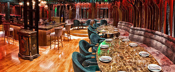 Λαμπερή βραδιά στο νέο "woo woo" στο Κολωνάκι