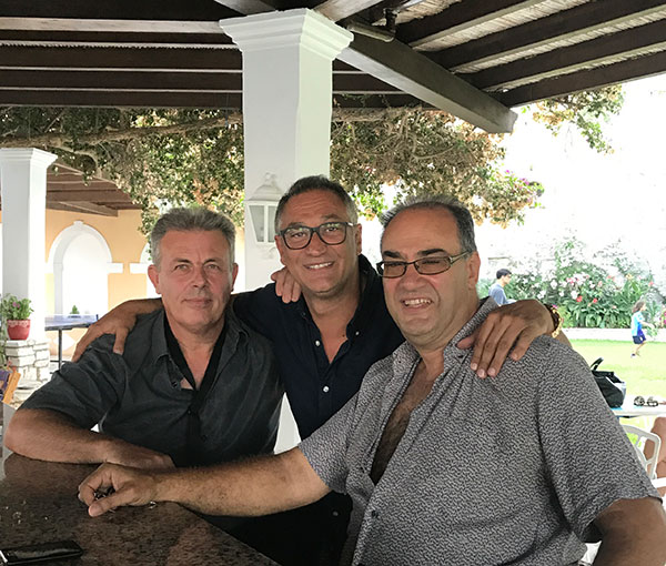 Ο Γιώργος Ντάβλας στο ξενοδοχείο Corfu Palace στην Κέρκυρα