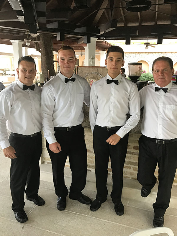 Ο Γιώργος Ντάβλας στο ξενοδοχείο Corfu Palace στην Κέρκυρα