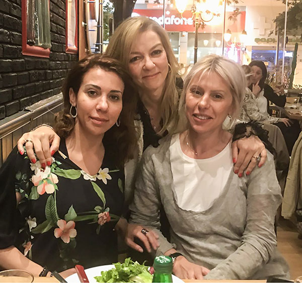 Λαμπερή βραδιά στο Munchy's Burger Restaurant