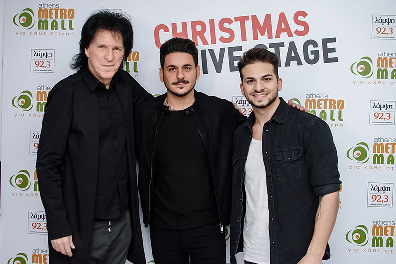 To Αthens Metro Mall άναψε το χριστουγεννιάτικο δέντρο