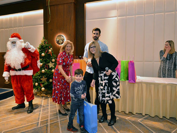 Χαρά και παιδικά χαμόγελα στη χριστουγεννιάτικη γιορτή του ξενοδοχείου ATHENS MARRIOTT