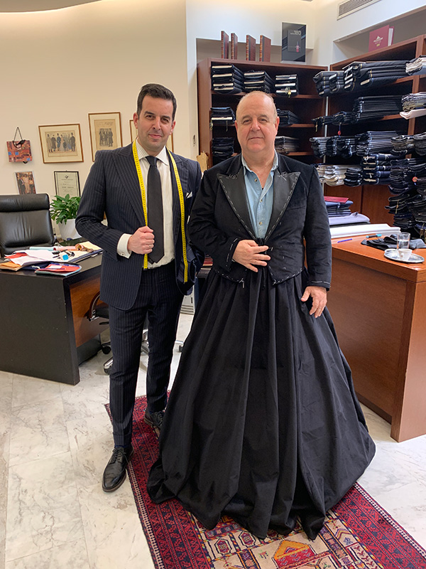 Ο Τάκης Γιαννέτος σχεδίασε την εμφάνιση του Λάκη Λαζόπουλου