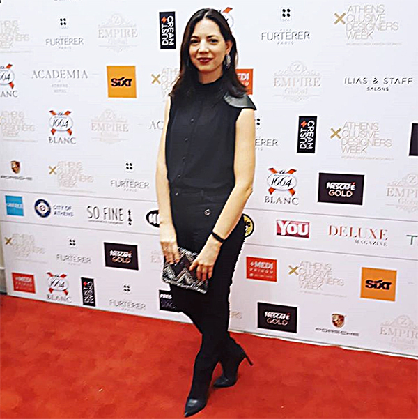 Η Terry Παγανοπούλου, {vesper} editor in chief, με δημιουργία Paris Valtadoros