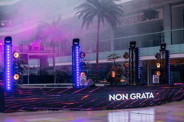 Live Stream @ Athens Metro Mall - Μια διαφορετική μουσική πρωτοβουλία για καλό σκοπό