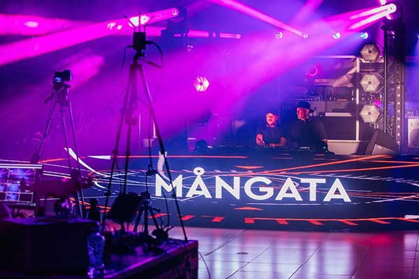 Live Stream @ Athens Metro Mall - Μια διαφορετική μουσική πρωτοβουλία για καλό σκοπό