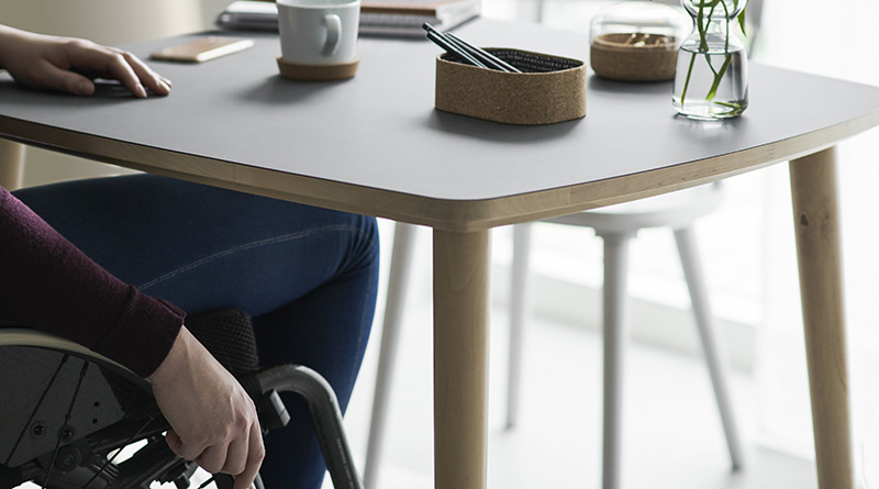 Νέα εργονομική σειρά OMTÄNKSAM από την ΙΚΕΑ για πιο εύκολη καθημερινή ζωή στο σπίτι για όλους