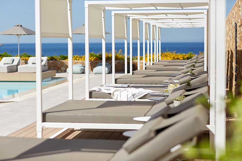 Ανακαλύψτε τις πολυτελείς εγκαταστάσεις και τη βραβευμένη παραλία με τη γαλάζια σημαία του EverEden Beach Resort & Spa.