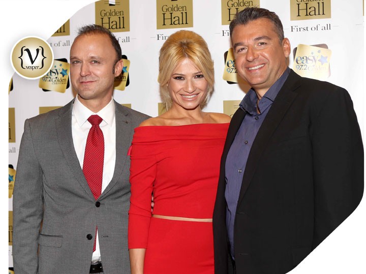 Το Golden Hall άναψε το Χριστουγεννιάτικο δέντρο του!