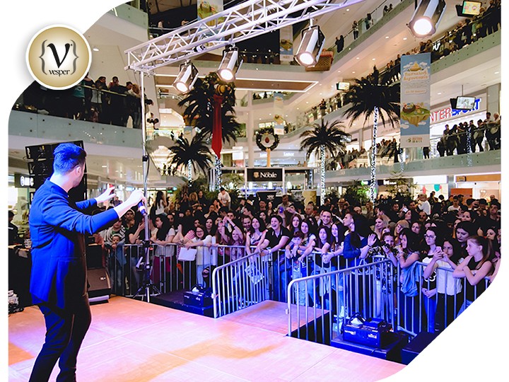 Συναυλία στο Athens Metro Mall