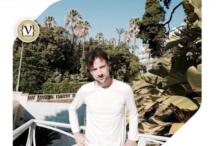 Ο Κωστής Μαραβέγιας στον Κήπο του Μεγάρου