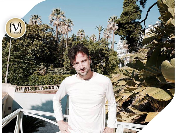 Ο Κωστής Μαραβέγιας στον Κήπο του Μεγάρου