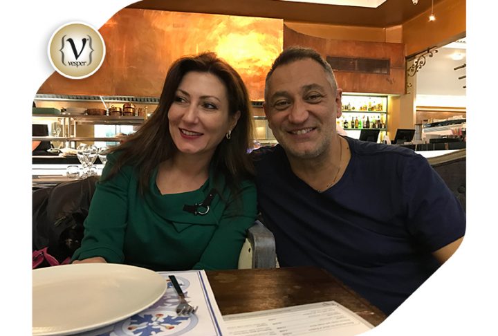 Χριστουγεννιάτικο γεύμα στο εστιατόριο «Νεράντζι» στο κέντρο της Αθήνας