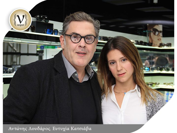 Ο Αντώνης Λουδάρος επιλέγει γυαλιά από το ORAMA Eyewear