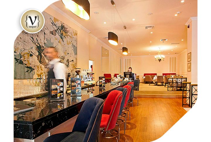 Επώνυμοι φίλοι στο μοναδικό εστιατόριο ‘’The Great’’