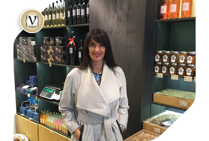 Η Νόνη Δούνια στο κατάστημα “Era” στο Κολωνάκι