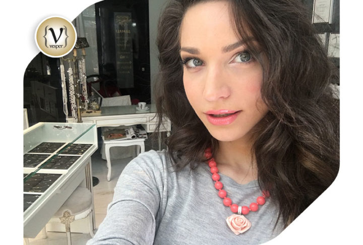 Η Κατερίνα Γερονικολού στο κοσμηματοπωλείο IORDANIS της Κηφισιάς