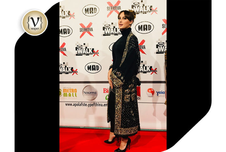 Εντυπωσιακή εμφάνιση της Μία Χραμά σε εκδήλωση μόδας στην Αθήνα