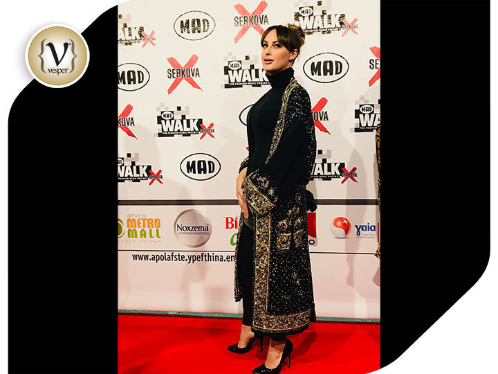 Εντυπωσιακή εμφάνιση της Μία Χραμά σε εκδήλωση μόδας στην Αθήνα