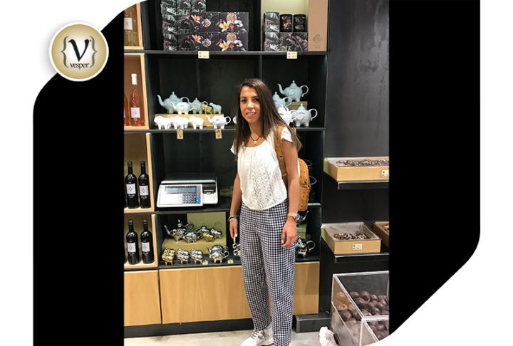 Η Μαρία Σαμαρινού στο κατάστημα “Era”