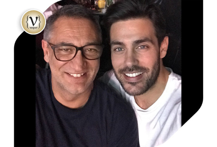 Ο Κώστας Μαρτάκης  με τον Γιώργο Ντάβλα στο Fifty Seven στη Γλυφάδα