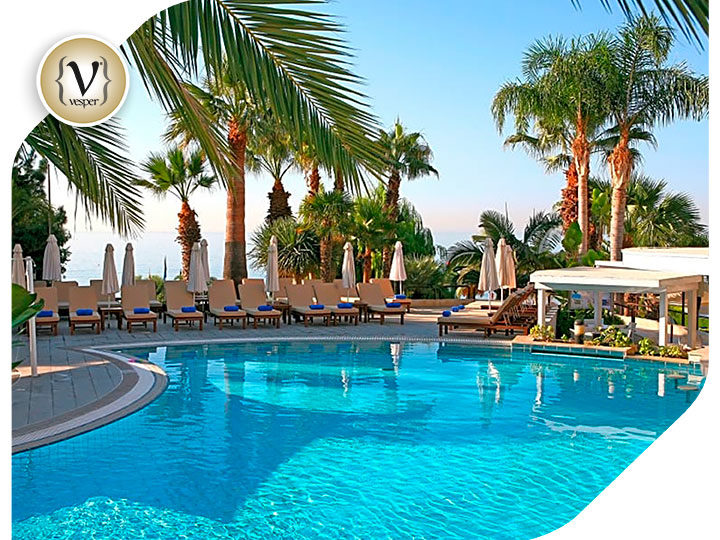 Ο Γιώργος Ντάβλας στο Mediterranean Beach Hotel στη Λεμεσό