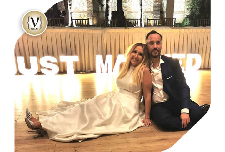 Μαίρη Αρώνη - Σπύρος Σιγούρος ανέβηκαν τα σκαλιά της εκκλησίας