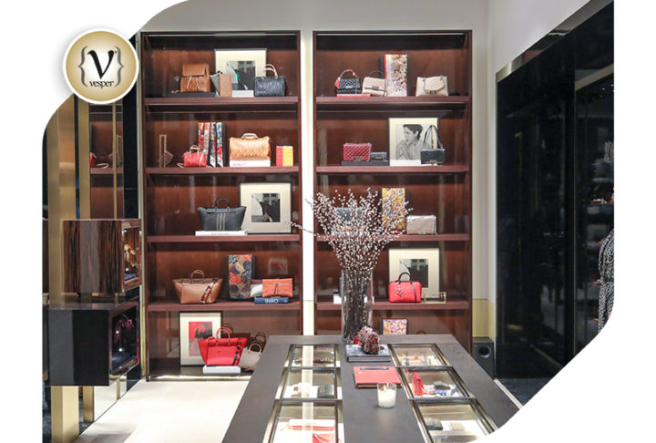 Ο Γιώργος Ντάβλας στην boutique CH Carolina Herrera στο Golden Hall