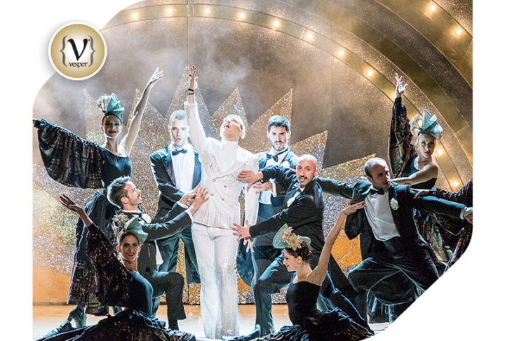 Ο Τάκης Ζαχαράτος στη σκηνή του Παλλάς με το πιο φαντασμαγορικό show της καριέρας του