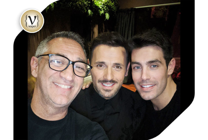 Ο Κώστας Μαρτάκης με τον Γιώργο Ντάβλα στον Νίκο Βέρτη