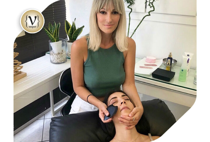 Ποια είναι τα οφέλη του μασάζ gua sha για ρυτίδες και σύσφιξη που επιλέγουν διάσημες Ελληνίδες;