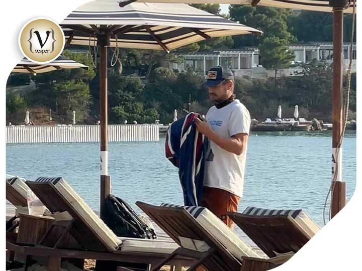 James Franco: διακοπές σε γνωστή παραλία της Αθηναϊκής Ριβιέρας.